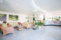 Costa Teguise Self Catering Apartments - Lanzarote. Lobby - Communal sitting area.